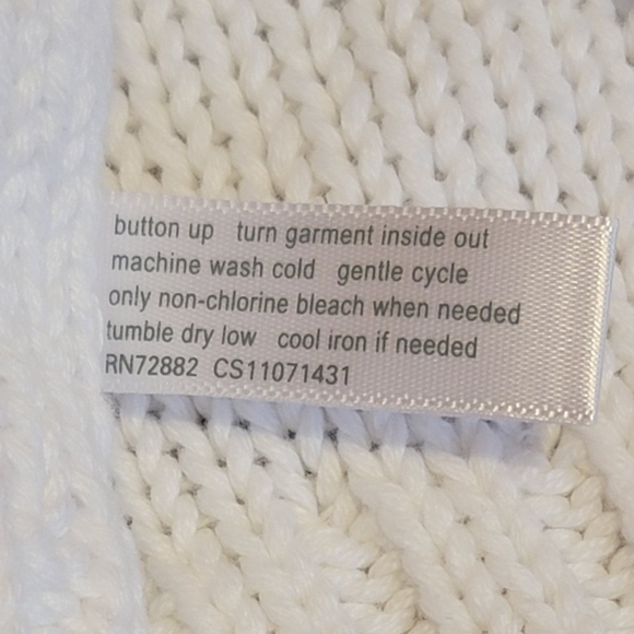 Fashion Bug 3 button bright white soft heavyweight cardigan sweater - Picture 3 of 9